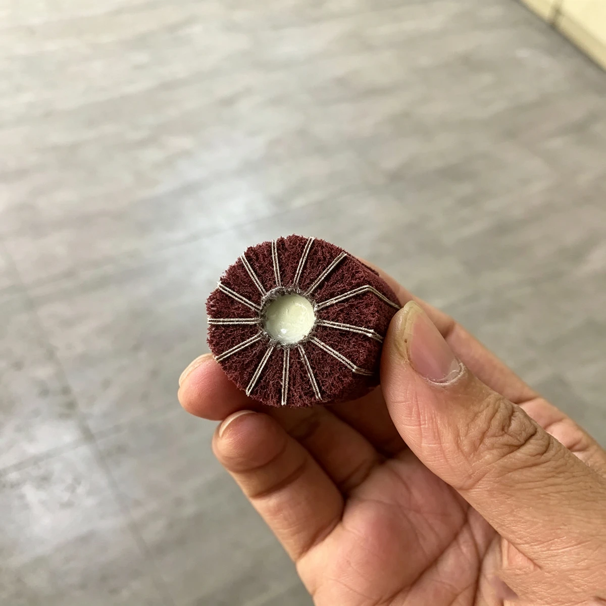 GC Abrasives 50 x 25mm Flap Wheel Burnishing Mop with 150-Grit thumbnail 2